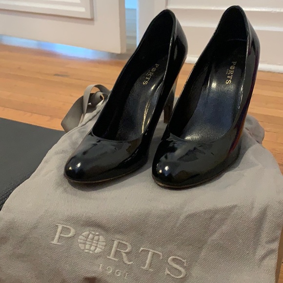 High heels by Ports in great condition. - Picture 1 of 5